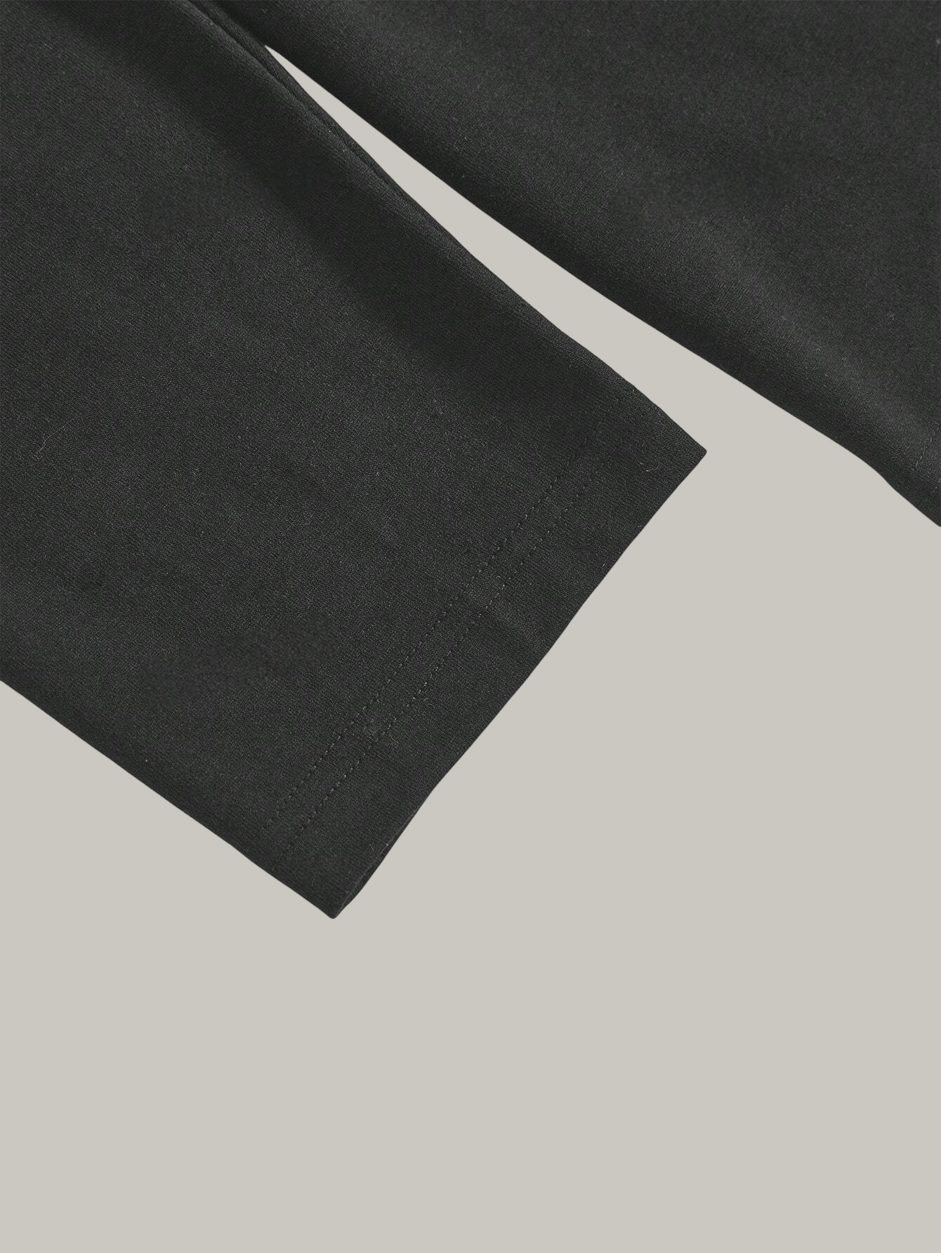 약간 경사진 어깨라인의 솔리드 컬러 루즈핏 긴팔 상의  - Base Layer Top 리뷰 및 가격